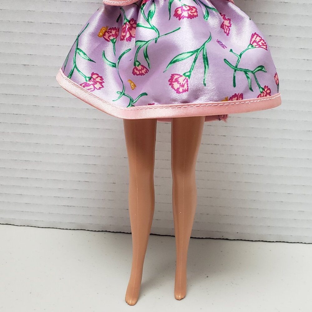 Barbie Doll In Fashion Avenue Internationale Spring Outfit 1996 - Picture 6 of 10